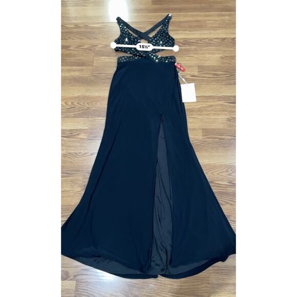 Mac Duggal Black Style No. 68166 halter neckline open back sequin bodice sz 6 - Picture 9 of 15